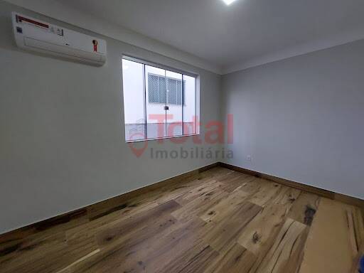 Casa à venda com 3 quartos, 546m² - Foto 4