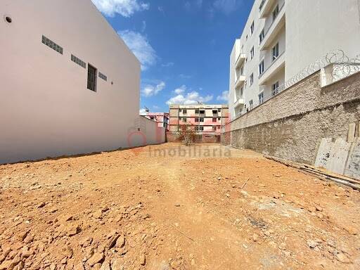 Terreno à venda, 360m² - Foto 1