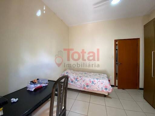 Casa à venda com 3 quartos, 300m² - Foto 17