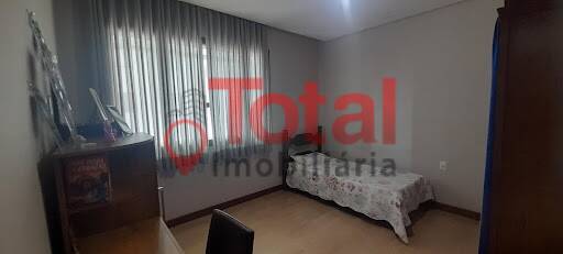 Casa à venda com 3 quartos, 370m² - Foto 14