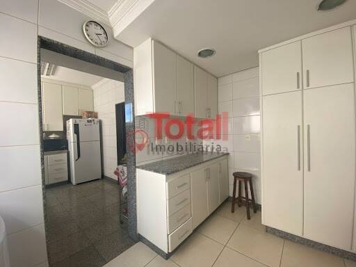 Apartamento à venda com 3 quartos, 149m² - Foto 3