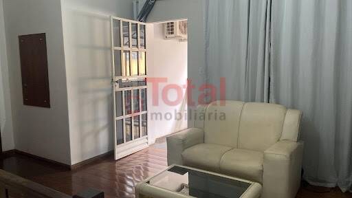 Casa para alugar com 3 quartos, 150m² - Foto 1