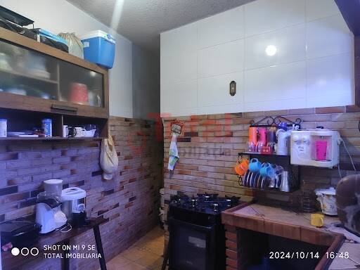 Casa à venda com 2 quartos, 180m² - Foto 6