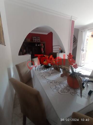 Casa à venda com 3 quartos, 180m² - Foto 10