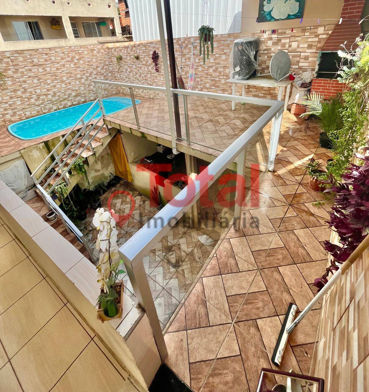 Casa à venda com 5 quartos, 260m² - Foto 1