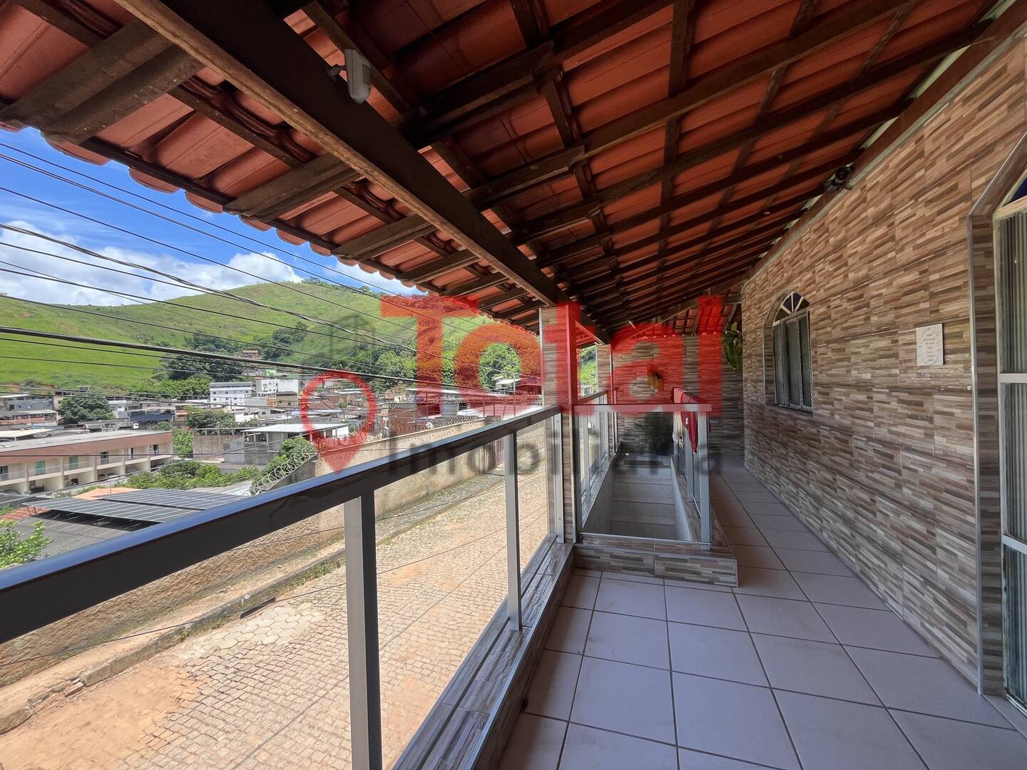 Casa à venda com 4 quartos, 360m² - Foto 1