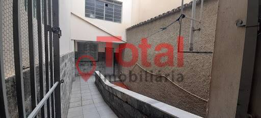 Casa à venda com 3 quartos, 300m² - Foto 13