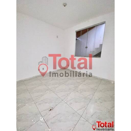 Casa à venda com 2 quartos, 100m² - Foto 2