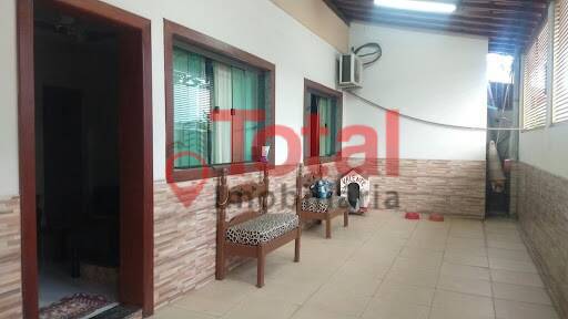 Casa à venda com 3 quartos, 151m² - Foto 2