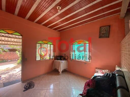 Casa à venda com 3 quartos, 100m² - Foto 1