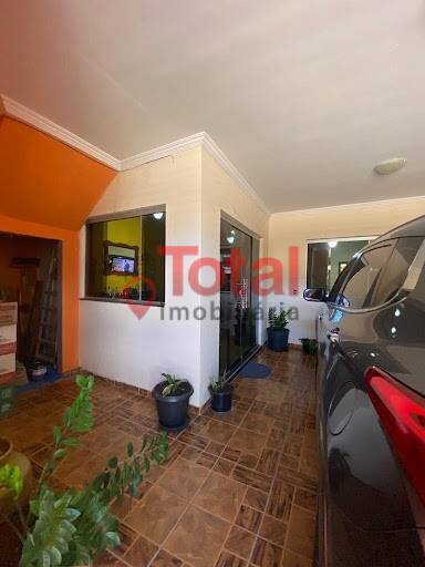 Casa à venda com 3 quartos, 264m² - Foto 1