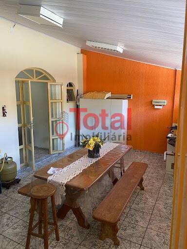 Casa à venda com 3 quartos, 264m² - Foto 3