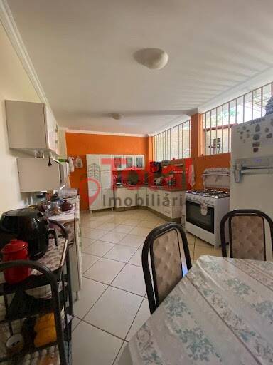 Casa à venda com 3 quartos, 264m² - Foto 10