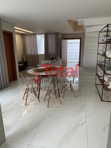 Casa à venda com 3 quartos, 240m² - Foto 6