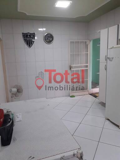 Casa à venda com 2 quartos, 130m² - Foto 12