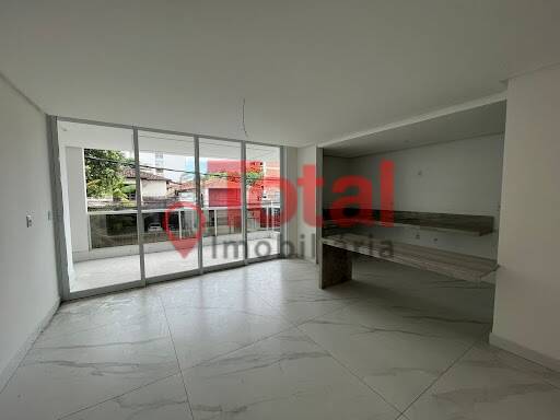 Apartamento à venda com 3 quartos, 181m² - Foto 1