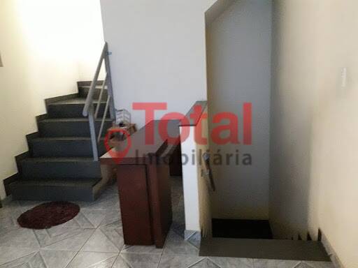 Casa à venda com 4 quartos, 200m² - Foto 9