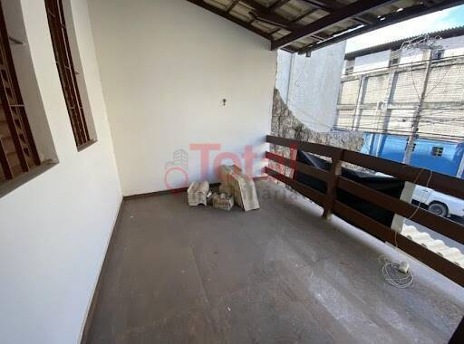 Casa à venda com 3 quartos, 250m² - Foto 15