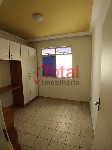 Apartamento à venda com 2 quartos, 67m² - Foto 3