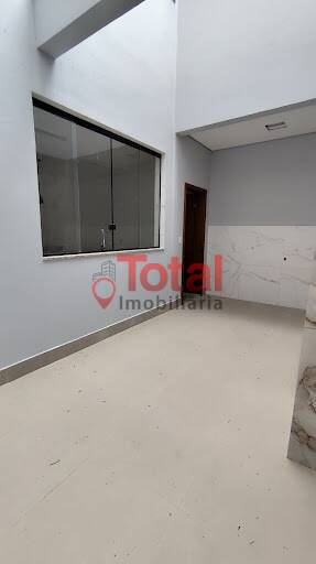 Casa à venda com 3 quartos, 145m² - Foto 2