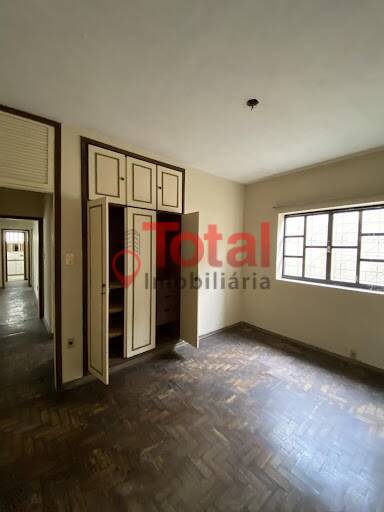 Casa à venda com 4 quartos, 250m² - Foto 10