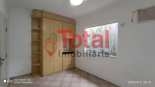 Casa à venda e aluguel com 3 quartos, 200m² - Foto 4