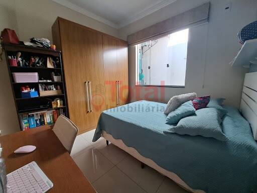 Casa à venda com 3 quartos, 240m² - Foto 18